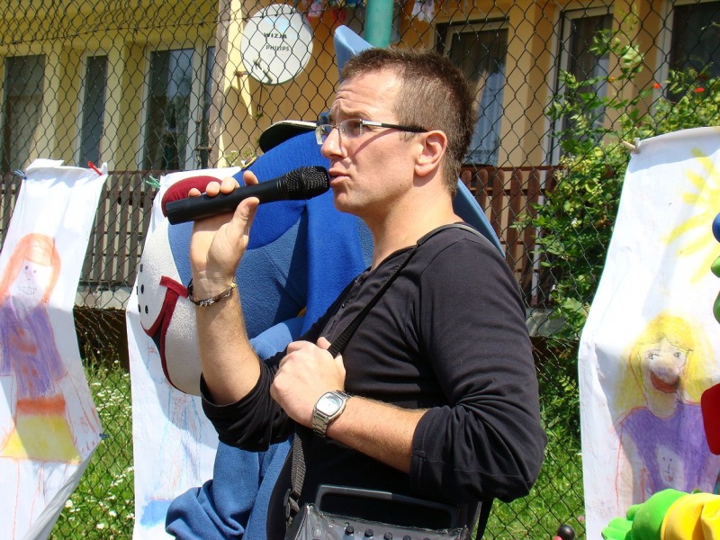 Zdjęcie w galerii na portalu naszwodzislaw.com: Sznupek i Toro z wizytą na Maju wiadomości z regionu