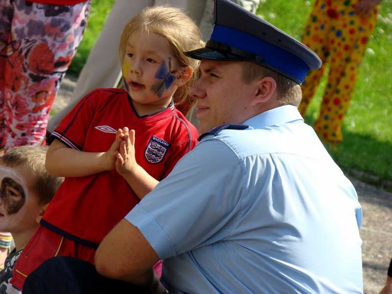 Zdjęcie w galerii na portalu naszwodzislaw.com: Sznupek i Toro z wizytą na Maju wiadomości z regionu
