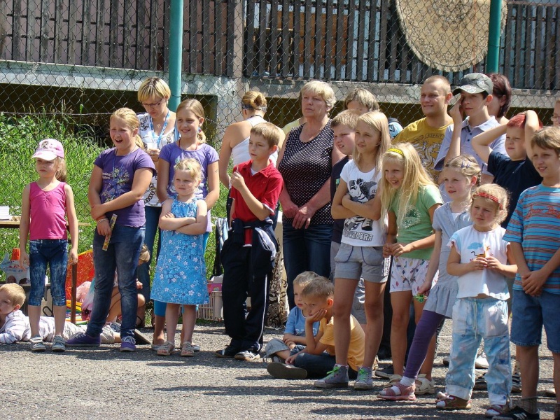 Zdjęcie w galerii na portalu naszwodzislaw.com: Sznupek i Toro z wizytą na Maju wiadomości z regionu