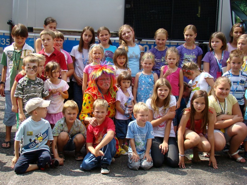 Zdjęcie w galerii na portalu naszwodzislaw.com: Sznupek i Toro z wizytą na Maju wiadomości z regionu