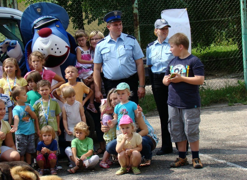 Zdjęcie w galerii na portalu naszwodzislaw.com: Sznupek i Toro z wizytą na Maju wiadomości z regionu