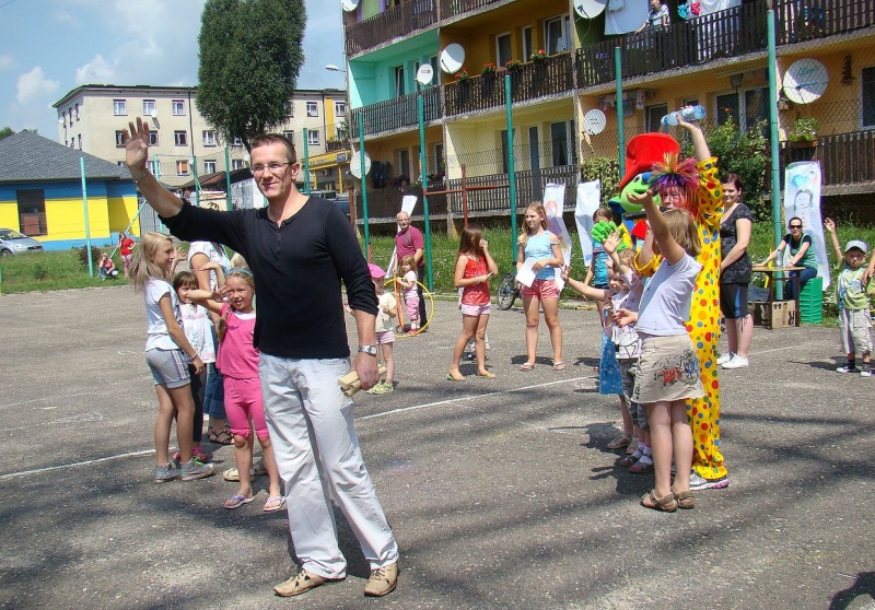 Zdjęcie w galerii na portalu naszwodzislaw.com: Sznupek i Toro z wizytą na Maju wiadomości z regionu