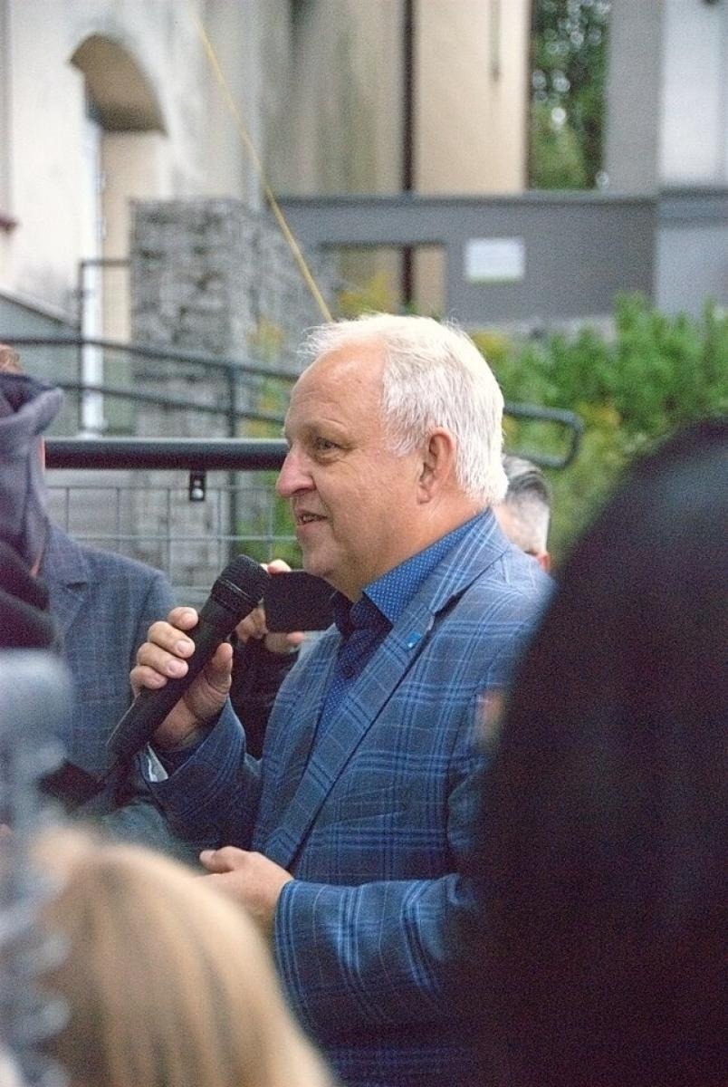 Zdjęcie w galerii na portalu naszwodzislaw.com: Pszów ma swojego Utopka. Łezek to wyjątkowy prezent dla zespołu Łzy wiadomości z regionu