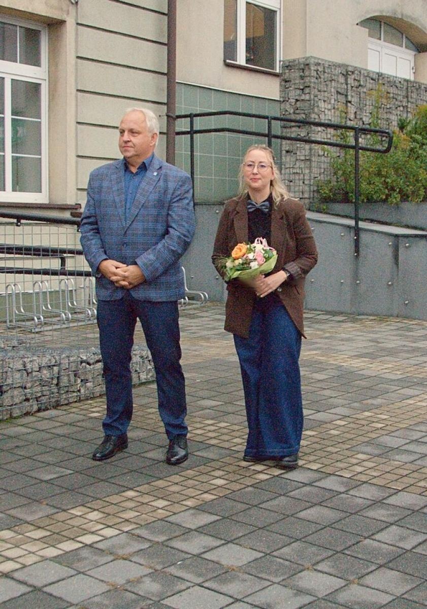 Zdjęcie w galerii na portalu naszwodzislaw.com: Pszów ma swojego Utopka. Łezek to wyjątkowy prezent dla zespołu Łzy wiadomości z regionu