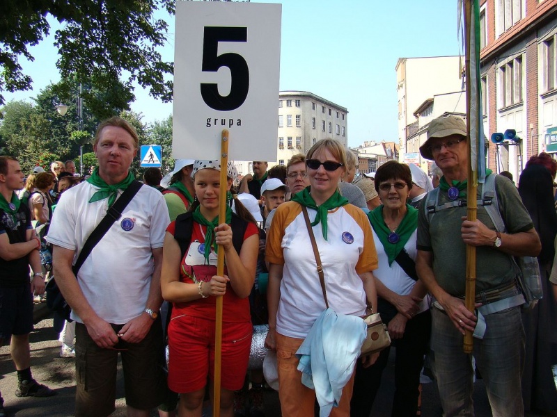 Zdjęcie w galerii na portalu naszwodzislaw.com: Turkusowi i zieloni na pątniczym szlaku wiadomości z regionu