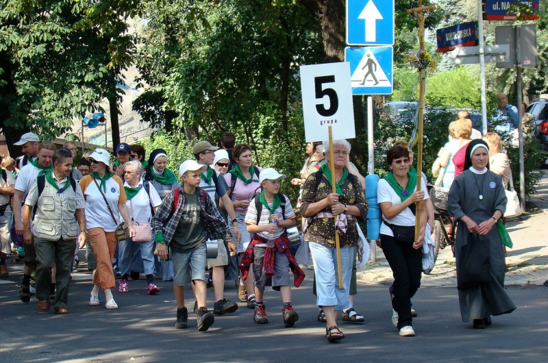 Zdjęcie w galerii na portalu naszwodzislaw.com: Turkusowi i zieloni na pątniczym szlaku wiadomości z regionu
