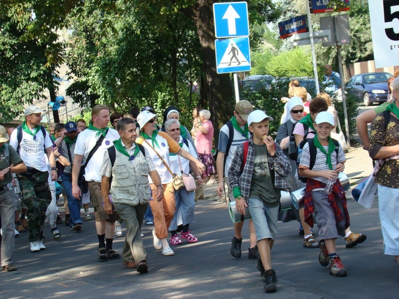 Zdjęcie w galerii na portalu naszwodzislaw.com: Turkusowi i zieloni na pątniczym szlaku wiadomości z regionu