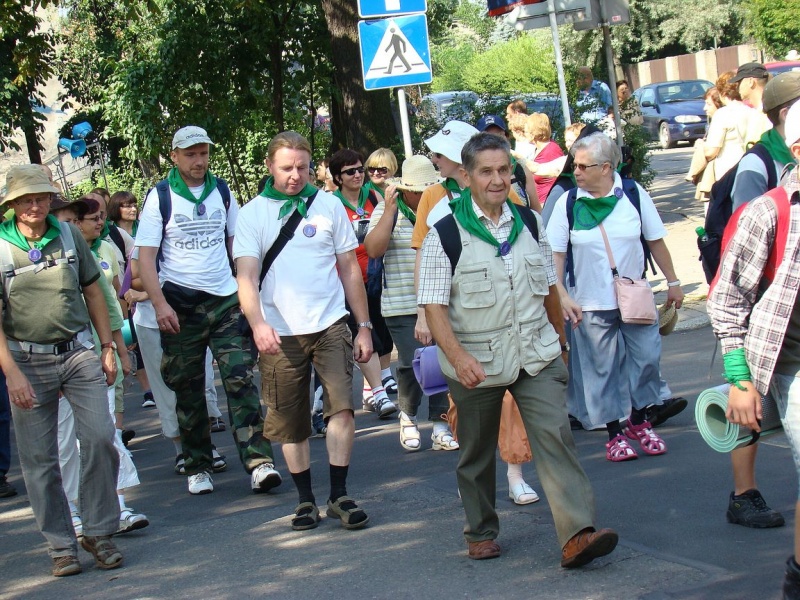 Zdjęcie w galerii na portalu naszwodzislaw.com: Turkusowi i zieloni na pątniczym szlaku wiadomości z regionu