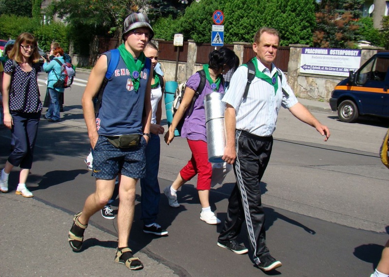 Zdjęcie w galerii na portalu naszwodzislaw.com: Turkusowi i zieloni na pątniczym szlaku wiadomości z regionu