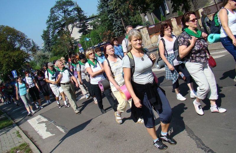 Zdjęcie w galerii na portalu naszwodzislaw.com: Turkusowi i zieloni na pątniczym szlaku wiadomości z regionu