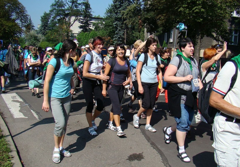 Zdjęcie w galerii na portalu naszwodzislaw.com: Turkusowi i zieloni na pątniczym szlaku wiadomości z regionu