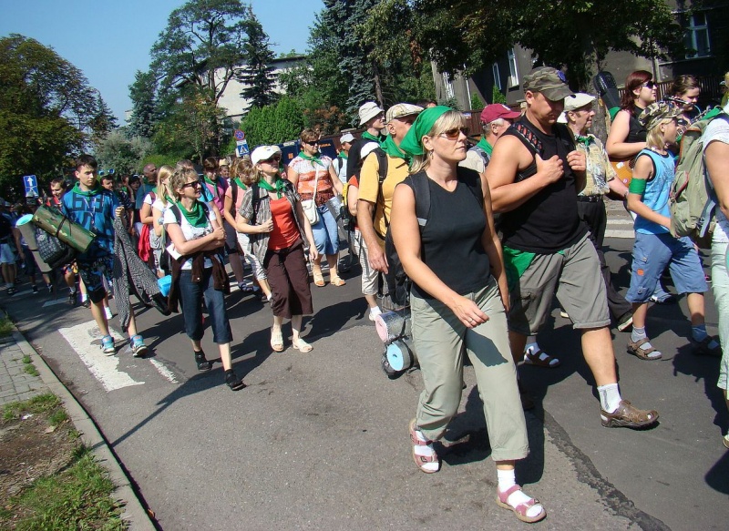 Zdjęcie w galerii na portalu naszwodzislaw.com: Turkusowi i zieloni na pątniczym szlaku wiadomości z regionu