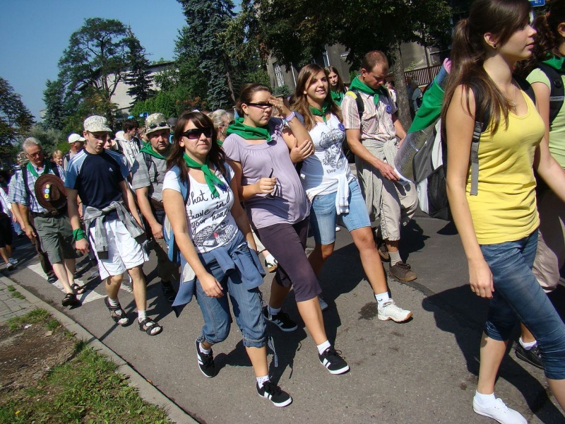 Zdjęcie w galerii na portalu naszwodzislaw.com: Turkusowi i zieloni na pątniczym szlaku wiadomości z regionu