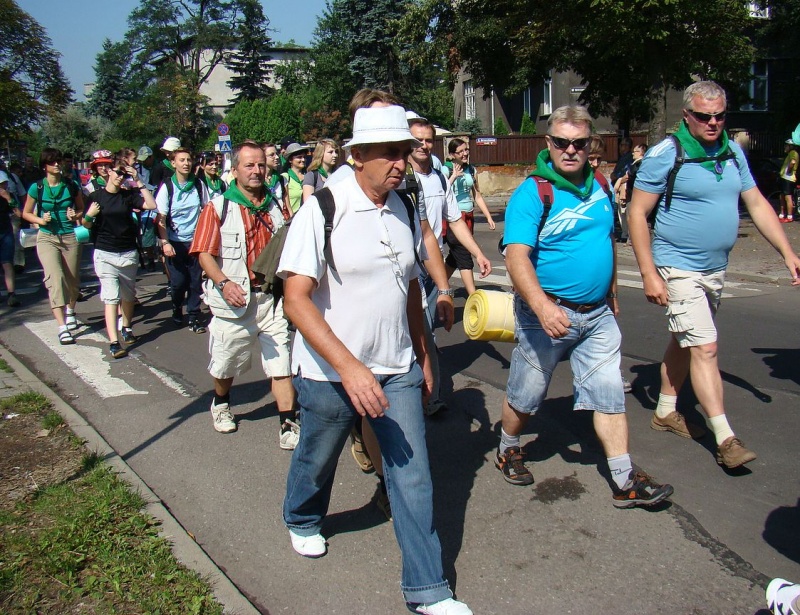 Zdjęcie w galerii na portalu naszwodzislaw.com: Turkusowi i zieloni na pątniczym szlaku wiadomości z regionu