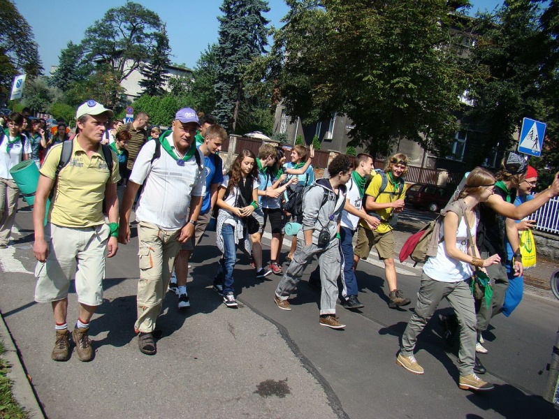 Zdjęcie w galerii na portalu naszwodzislaw.com: Turkusowi i zieloni na pątniczym szlaku wiadomości z regionu