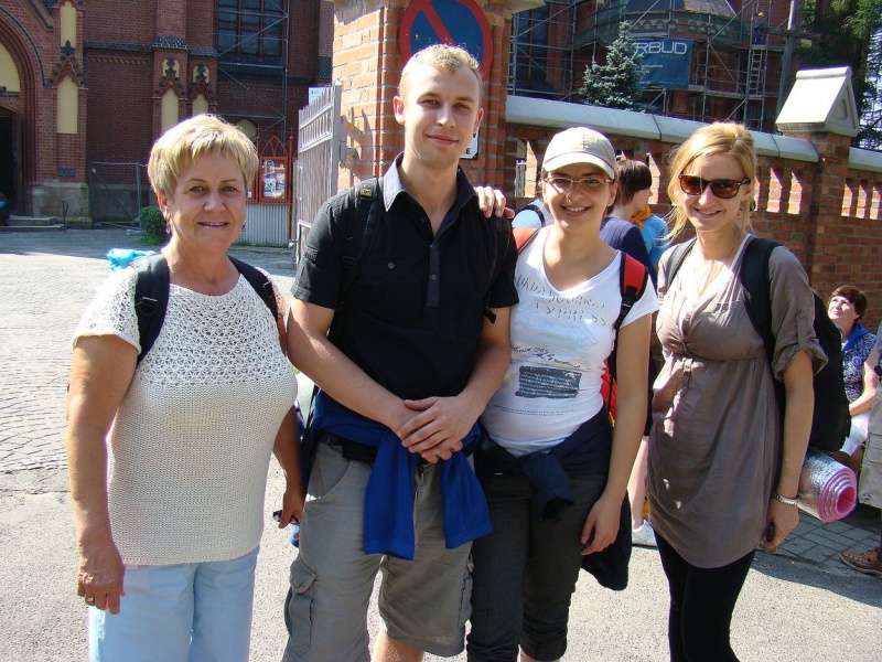 Zdjęcie w galerii na portalu naszwodzislaw.com: Turkusowi i zieloni na pątniczym szlaku wiadomości z regionu