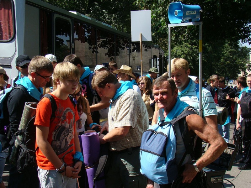 Zdjęcie w galerii na portalu naszwodzislaw.com: Turkusowi i zieloni na pątniczym szlaku wiadomości z regionu