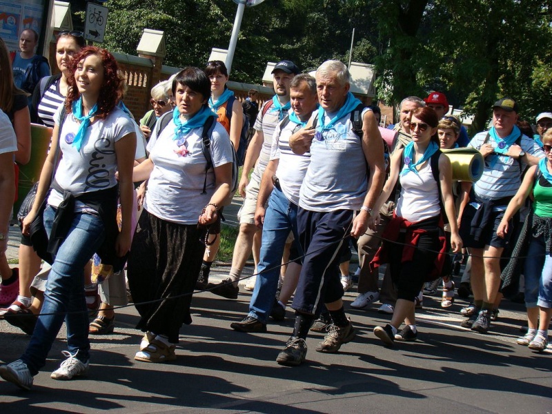 Zdjęcie w galerii na portalu naszwodzislaw.com: Turkusowi i zieloni na pątniczym szlaku wiadomości z regionu