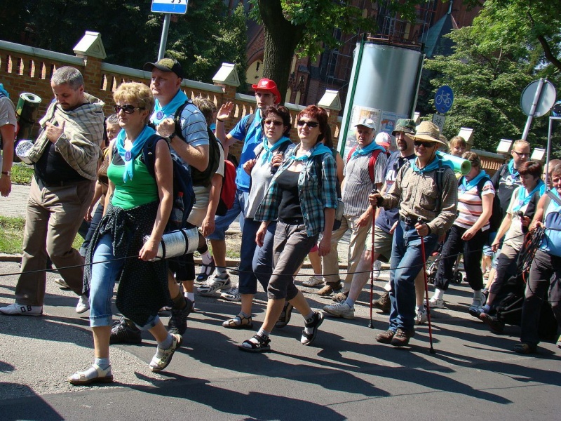 Zdjęcie w galerii na portalu naszwodzislaw.com: Turkusowi i zieloni na pątniczym szlaku wiadomości z regionu