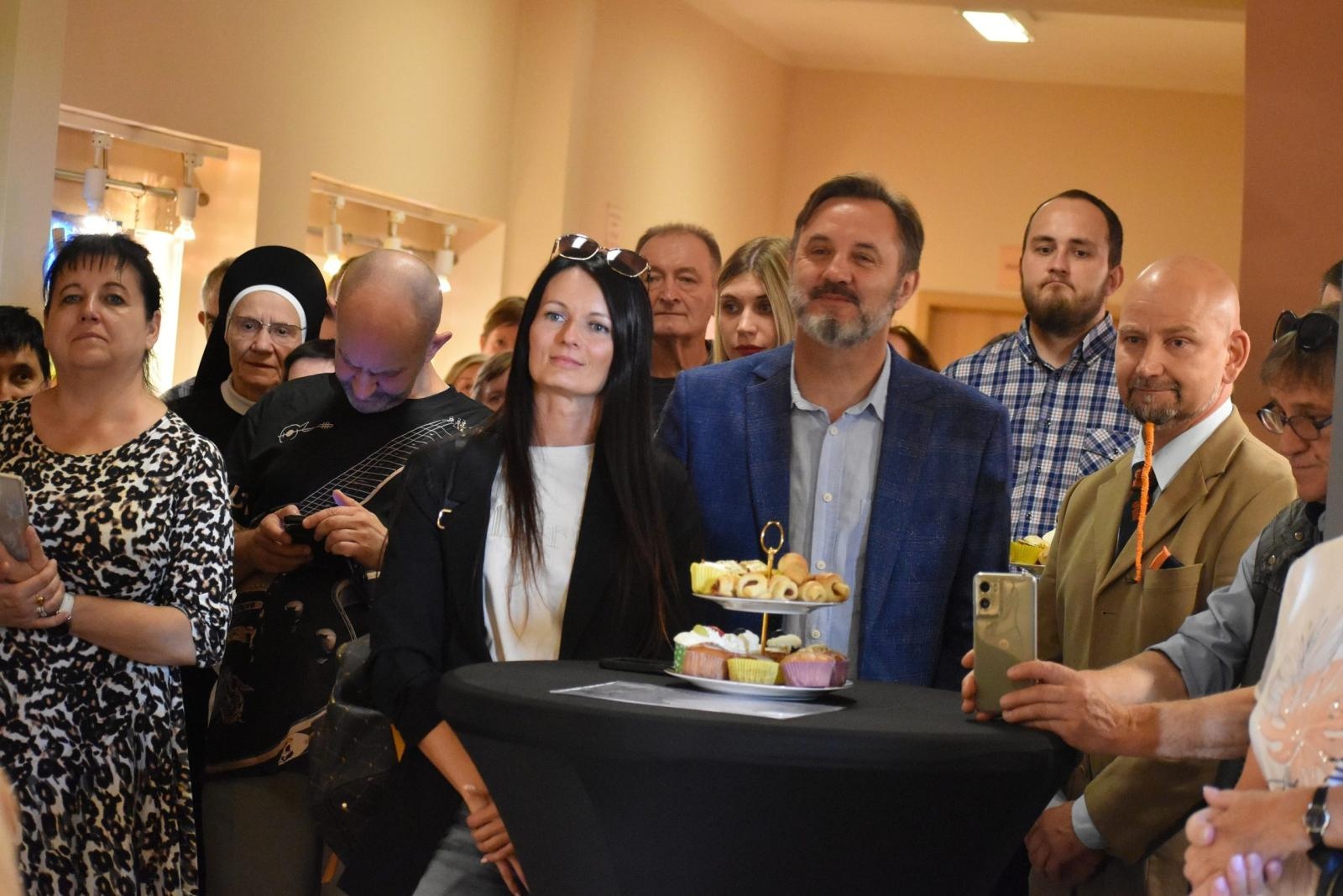 Zdjęcie w galerii na portalu naszwodzislaw.com: Nie kopiowali mistrzów. Stworzyli własne historie. Wyjątkowa wystawa Perły w Wodzisławiu wiadomości z regionu