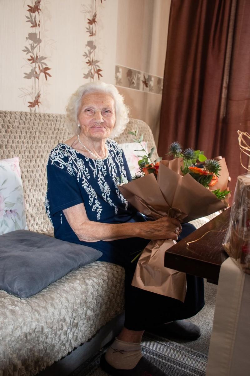 Zdjęcie w galerii na portalu naszwodzislaw.com: Pani Jadwiga skończyła 90 lat. Wciąż kocha muzykę, taniec i Jaka to melodia? wiadomości z regionu