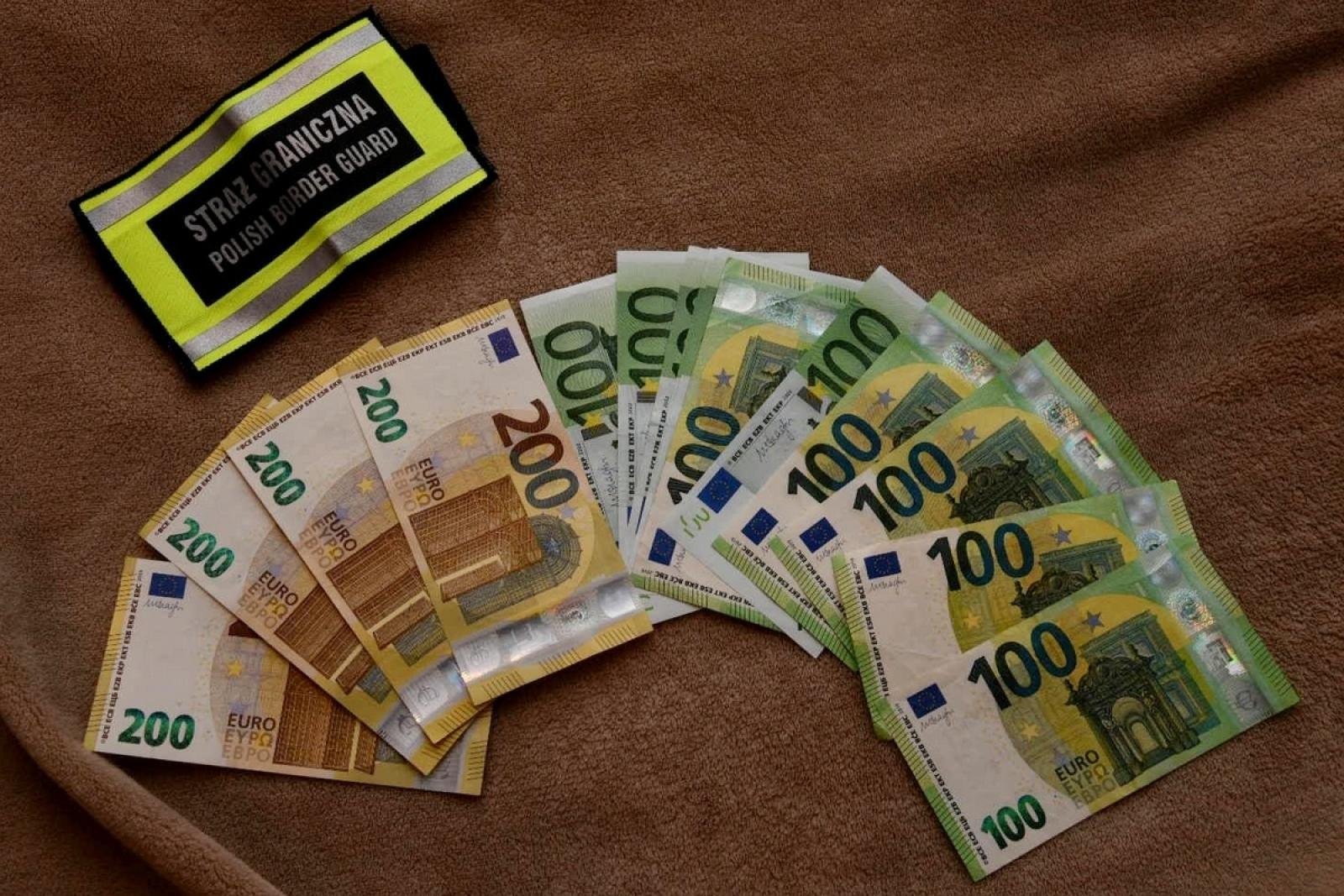 Zdjęcie w galerii na portalu naszwodzislaw.com: Zorganizowana grupa przestępcza zajmująca się nielegalną legalizacją pobytu cudzoziemców wiadomości z regionu