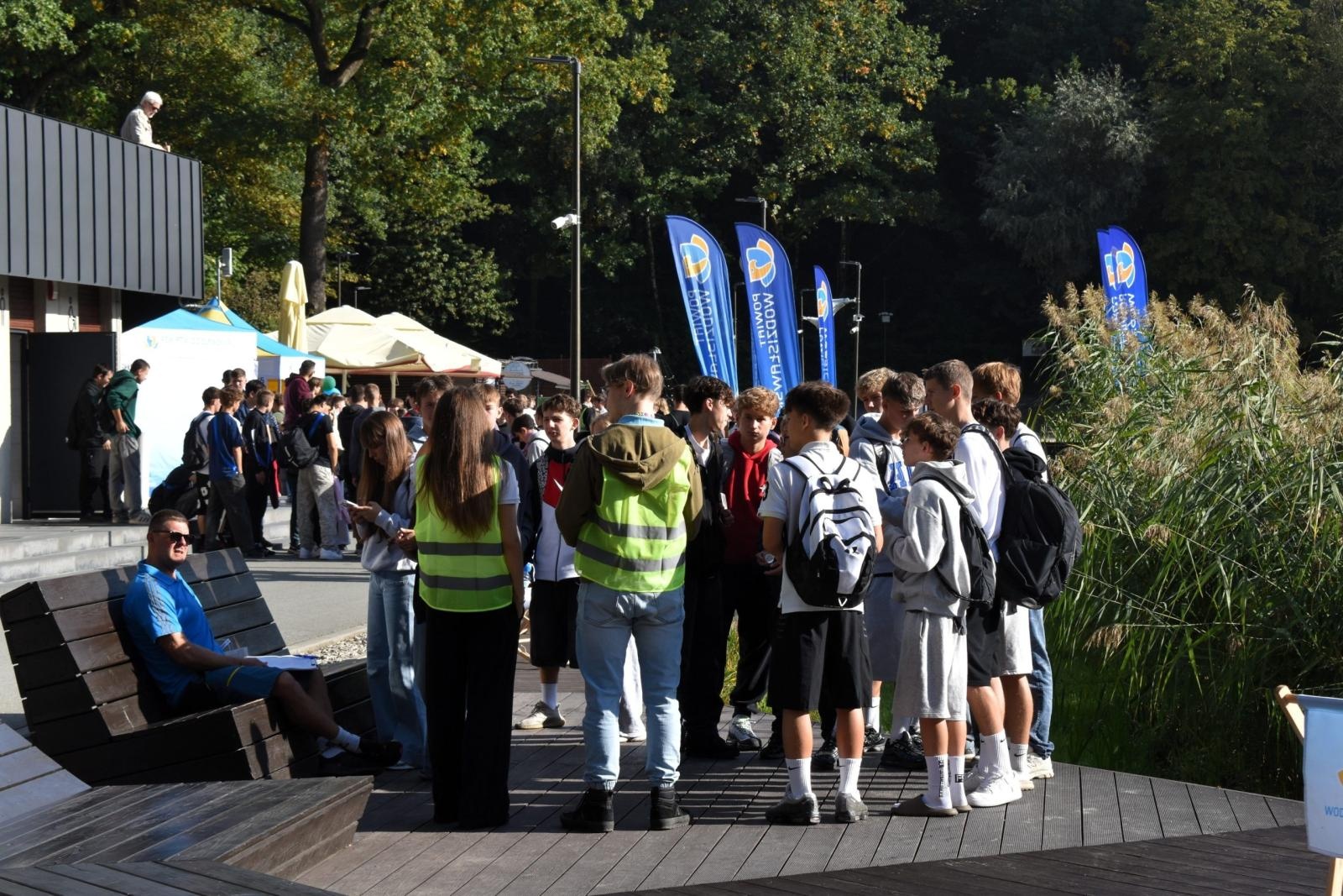 Zdjęcie w galerii na portalu naszwodzislaw.com: Blisko 300 uczniów ruszyło na trasę. Powiat Express opanował wodzisławski Balaton wiadomości z regionu