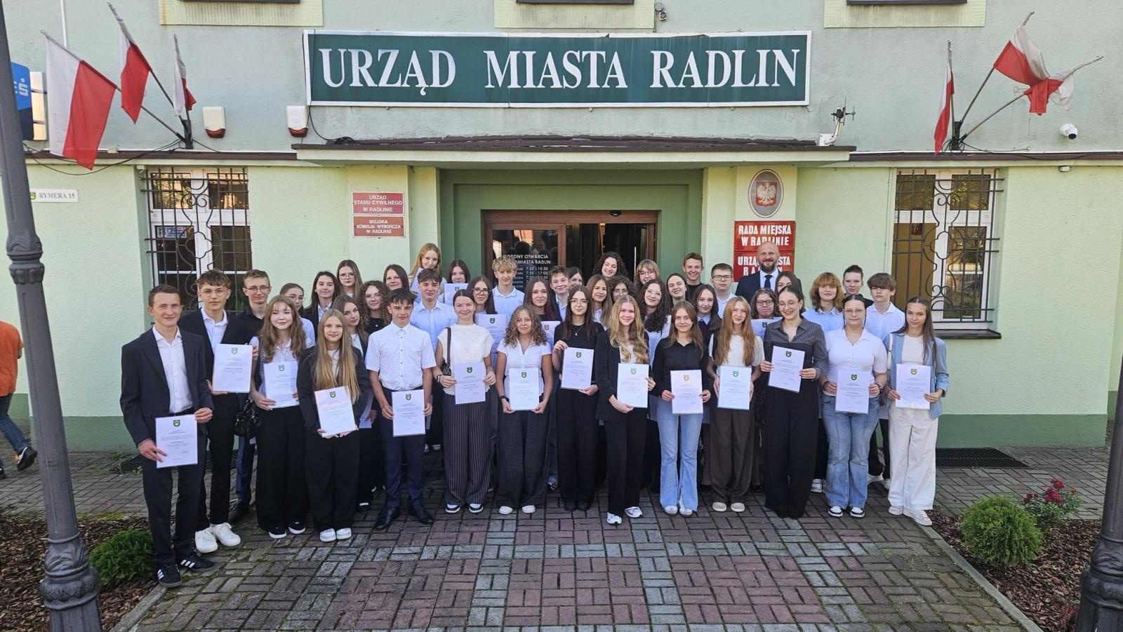 Zdjęcie w galerii na portalu naszwodzislaw.com: 46 uczniów z Radlina otrzymało stypendia. Doceniono wyniki w nauce i sporcie wiadomości z regionu