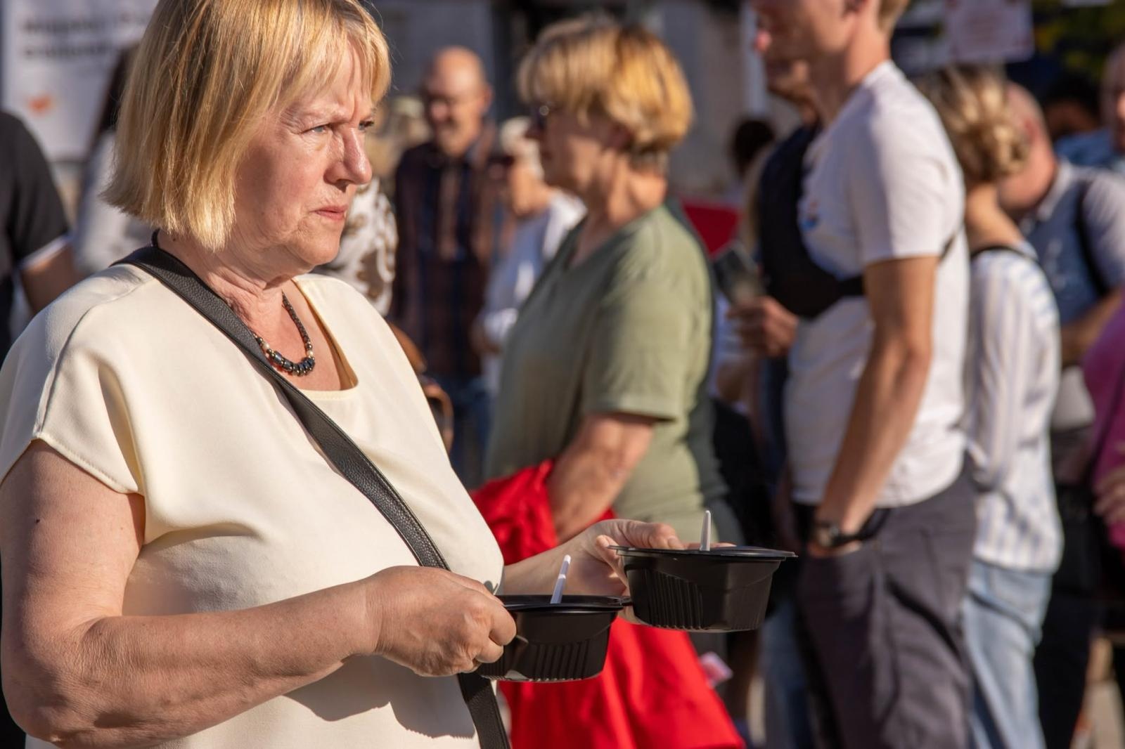 Zdjęcie w galerii na portalu naszwodzislaw.com: Jesień zawitała na wodzisławski Rynek. DzieJesie(ń) Festiwal przyciągnął tłumy [FOTO] wiadomości z regionu