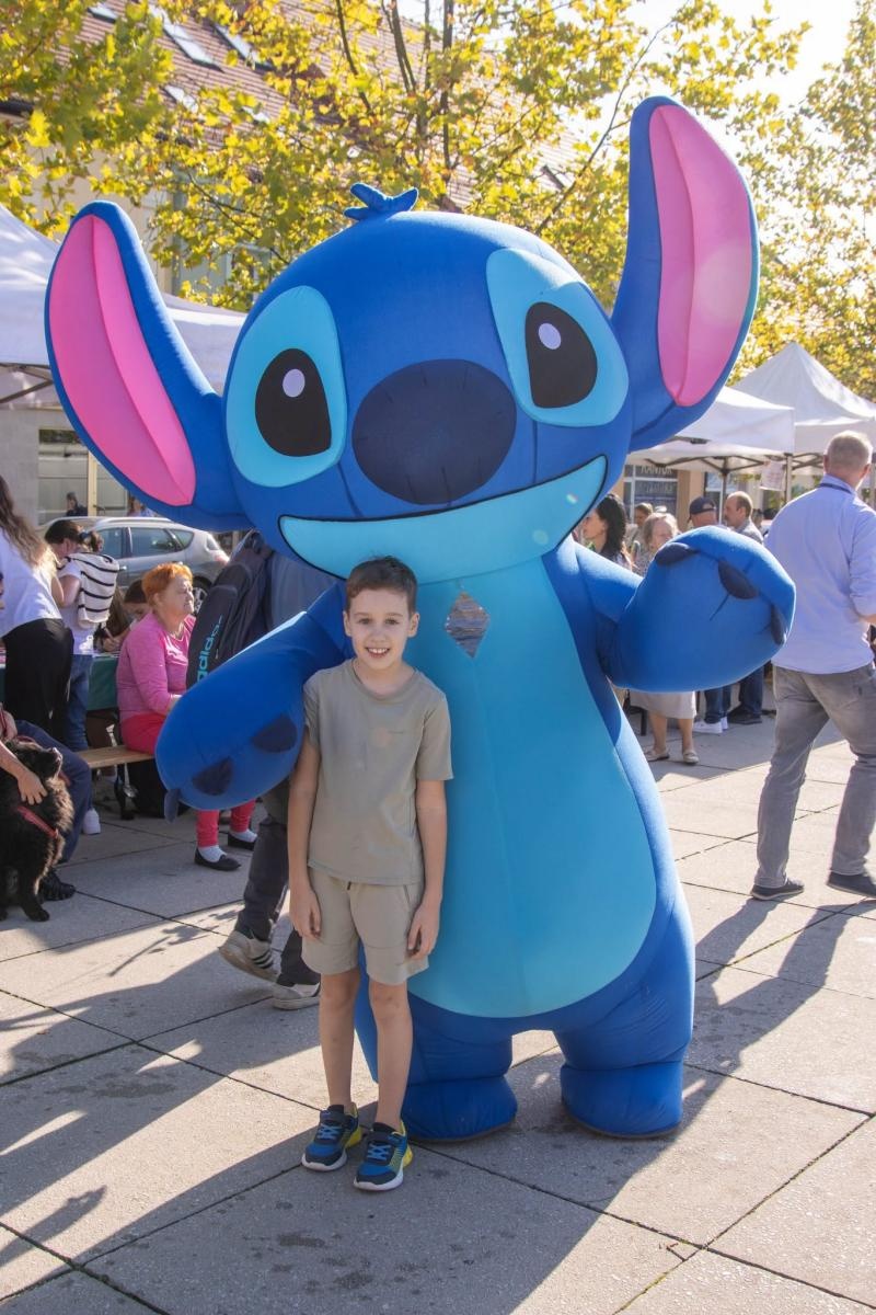 Zdjęcie w galerii na portalu naszwodzislaw.com: Jesień zawitała na wodzisławski Rynek. DzieJesie(ń) Festiwal przyciągnął tłumy [FOTO] wiadomości z regionu