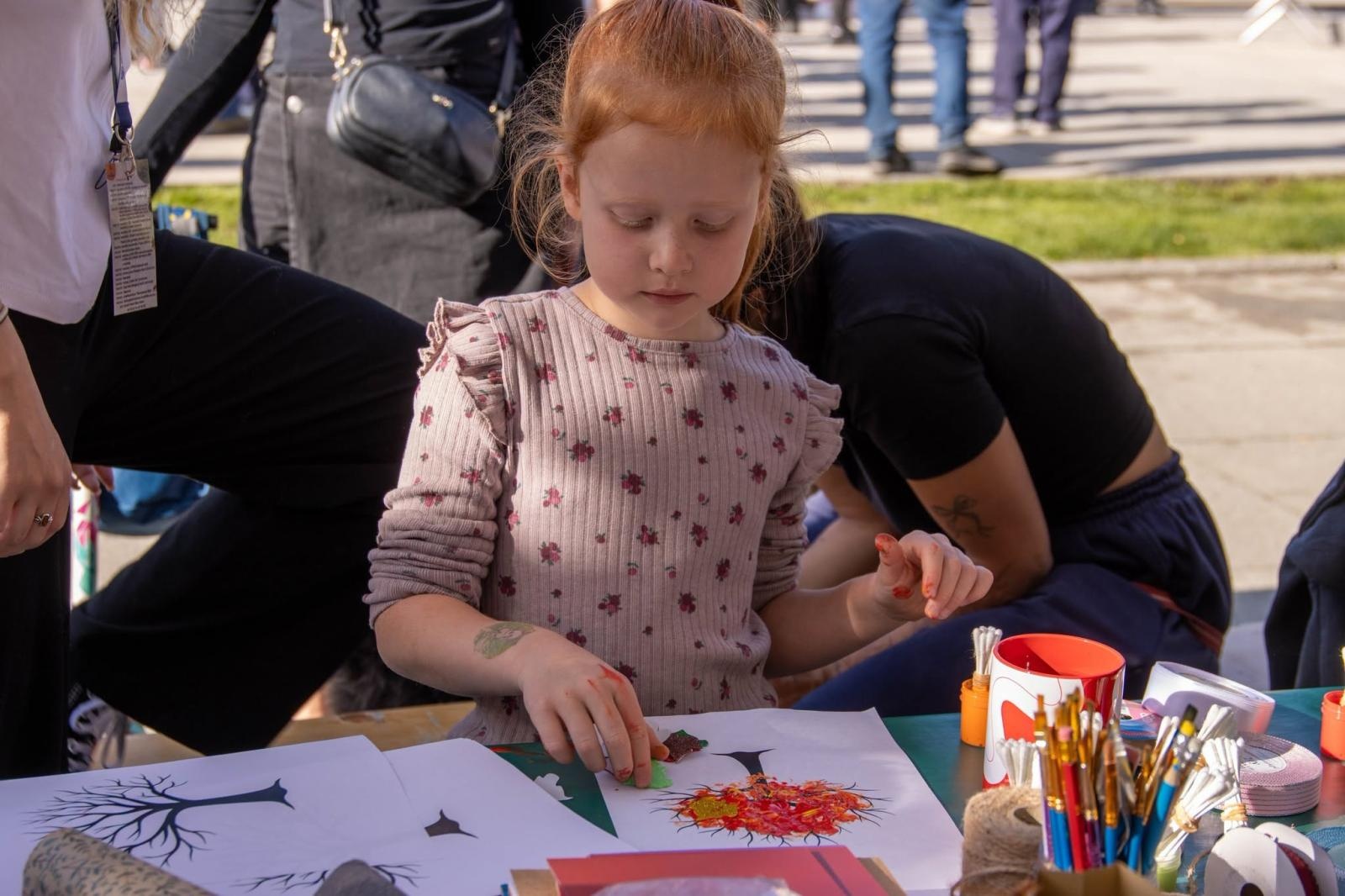 Zdjęcie w galerii na portalu naszwodzislaw.com: Jesień zawitała na wodzisławski Rynek. DzieJesie(ń) Festiwal przyciągnął tłumy [FOTO] wiadomości z regionu