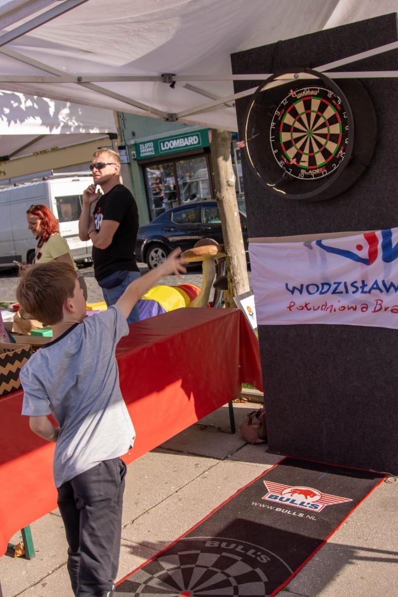 Zdjęcie w galerii na portalu naszwodzislaw.com: Jesień zawitała na wodzisławski Rynek. DzieJesie(ń) Festiwal przyciągnął tłumy [FOTO] wiadomości z regionu