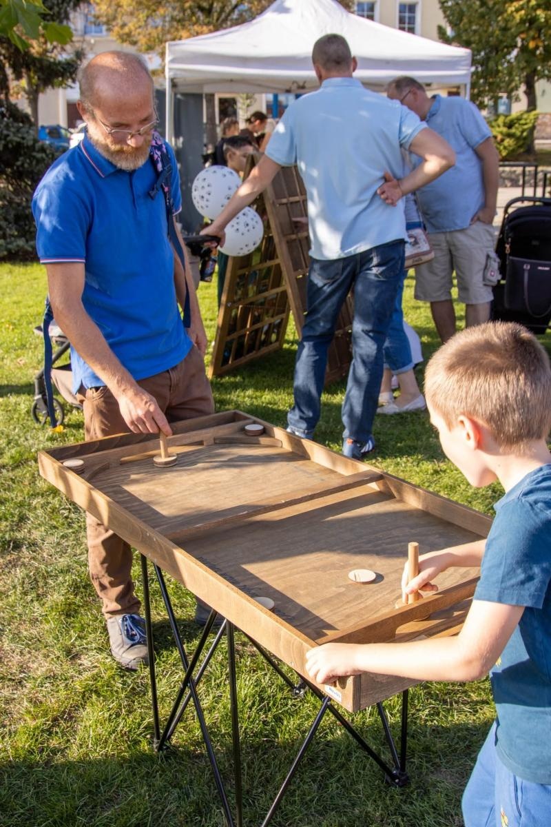 Zdjęcie w galerii na portalu naszwodzislaw.com: Jesień zawitała na wodzisławski Rynek. DzieJesie(ń) Festiwal przyciągnął tłumy [FOTO] wiadomości z regionu