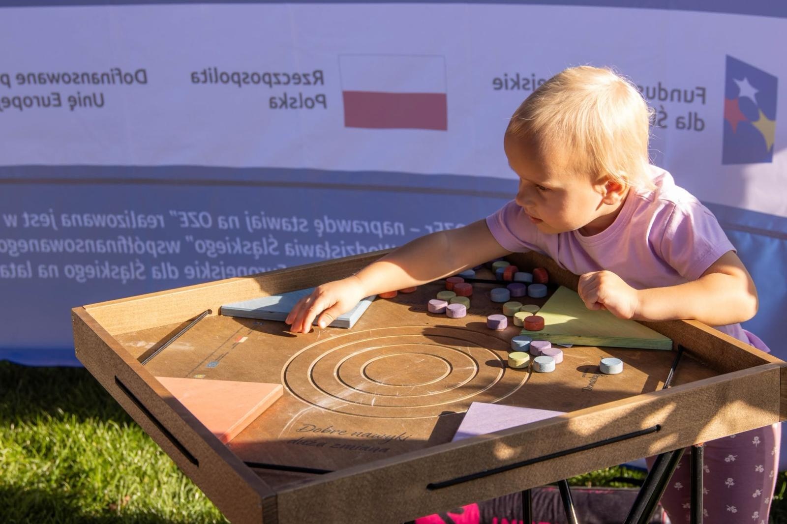 Zdjęcie w galerii na portalu naszwodzislaw.com: Jesień zawitała na wodzisławski Rynek. DzieJesie(ń) Festiwal przyciągnął tłumy [FOTO] wiadomości z regionu