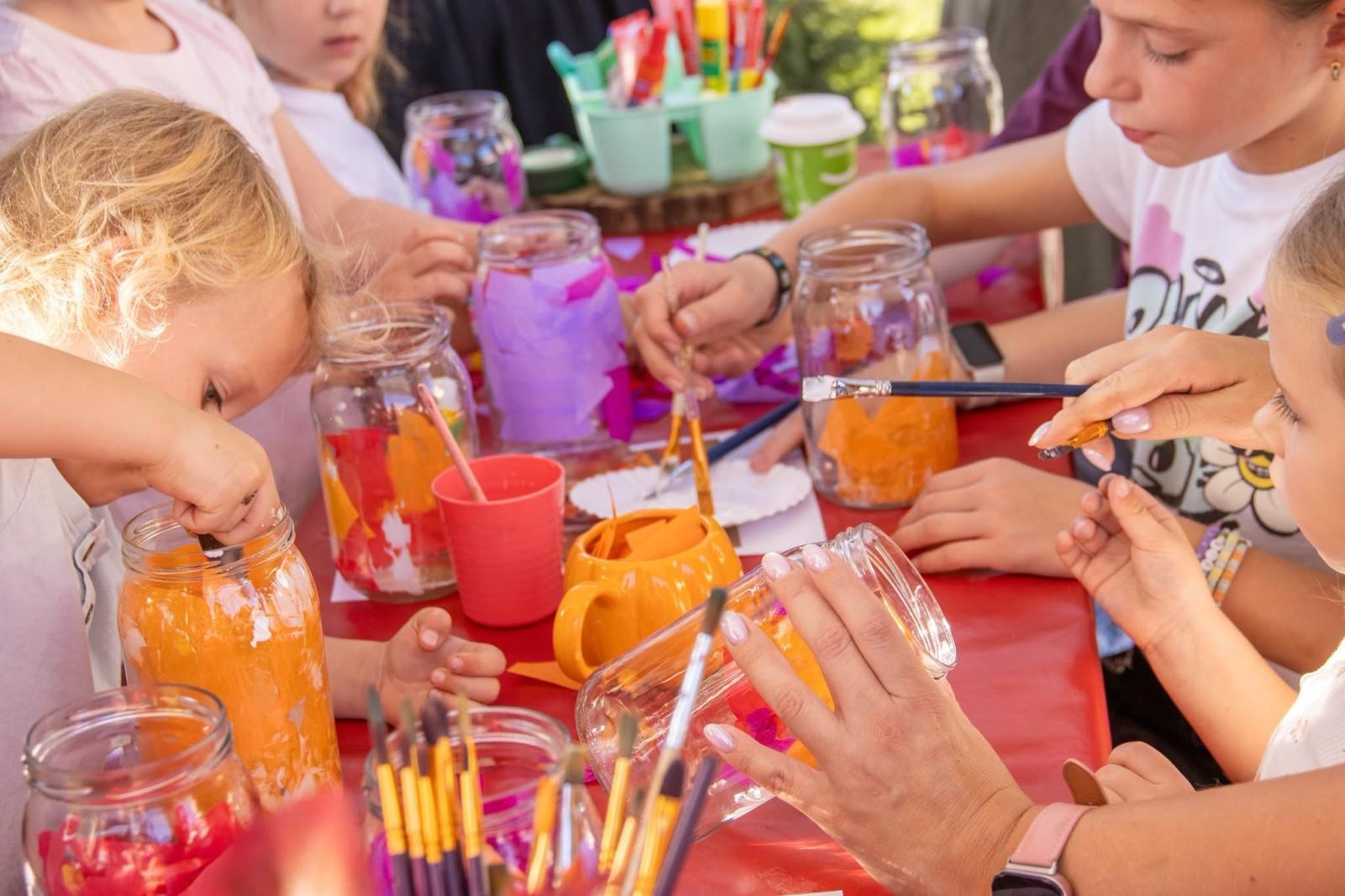 Zdjęcie w galerii na portalu naszwodzislaw.com: Jesień zawitała na wodzisławski Rynek. DzieJesie(ń) Festiwal przyciągnął tłumy [FOTO] wiadomości z regionu