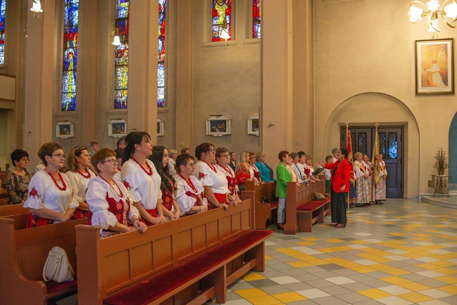 Zdjęcie w galerii na portalu naszwodzislaw.com: Podwójny jubileusz KGW Gogołowa. 65 lat tradycji i 25 lat od reaktywacji [FOTO] wiadomości z regionu