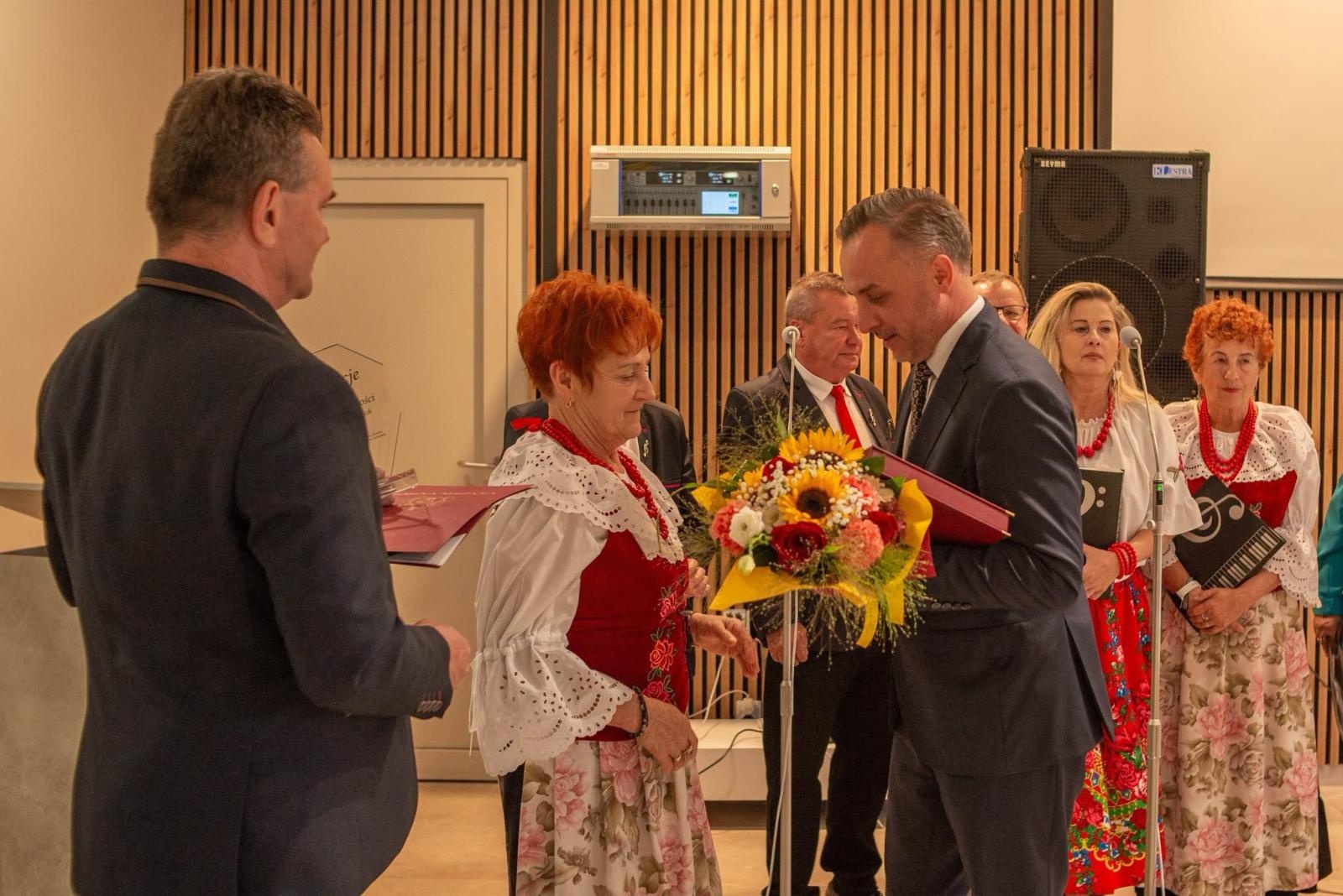Zdjęcie w galerii na portalu naszwodzislaw.com: Podwójny jubileusz KGW Gogołowa. 65 lat tradycji i 25 lat od reaktywacji [FOTO] wiadomości z regionu