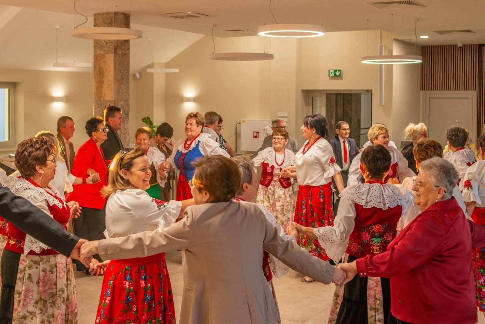 Zdjęcie w galerii na portalu naszwodzislaw.com: Podwójny jubileusz KGW Gogołowa. 65 lat tradycji i 25 lat od reaktywacji [FOTO] wiadomości z regionu