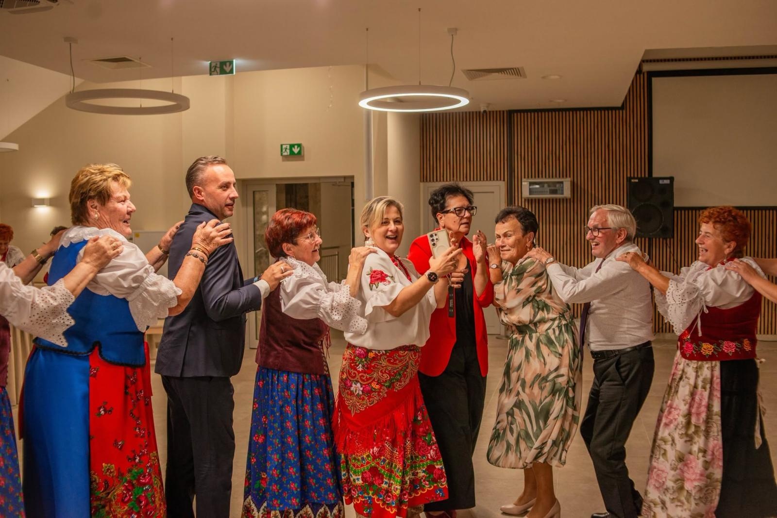 Zdjęcie w galerii na portalu naszwodzislaw.com: Podwójny jubileusz KGW Gogołowa. 65 lat tradycji i 25 lat od reaktywacji [FOTO] wiadomości z regionu