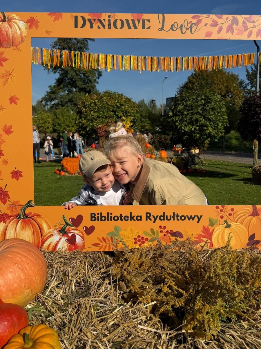 Zdjęcie w galerii na portalu naszwodzislaw.com: Dyniowe Love przyciągnęło tłumy. Rydułtowy rozpoczęły jesień pełną kolorów [FOTO] wiadomości z regionu