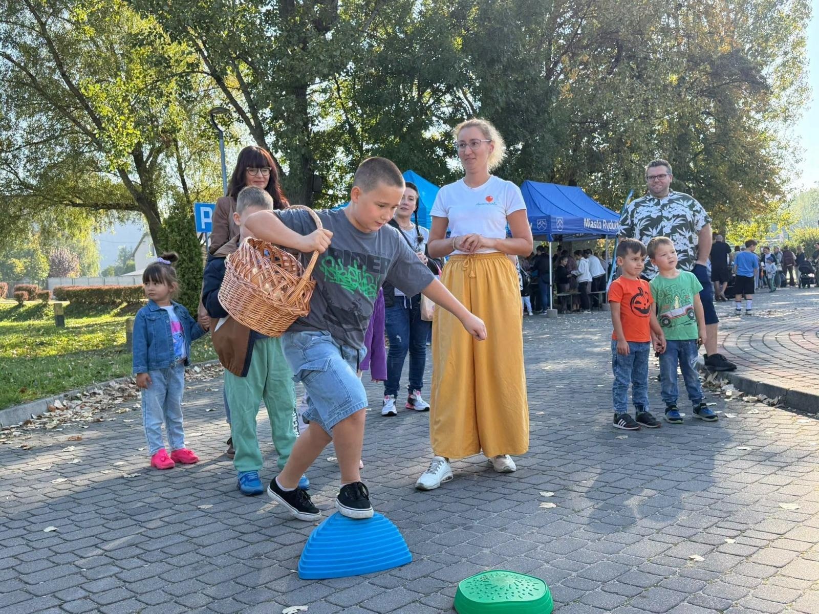 Zdjęcie w galerii na portalu naszwodzislaw.com: Dyniowe Love przyciągnęło tłumy. Rydułtowy rozpoczęły jesień pełną kolorów [FOTO] wiadomości z regionu