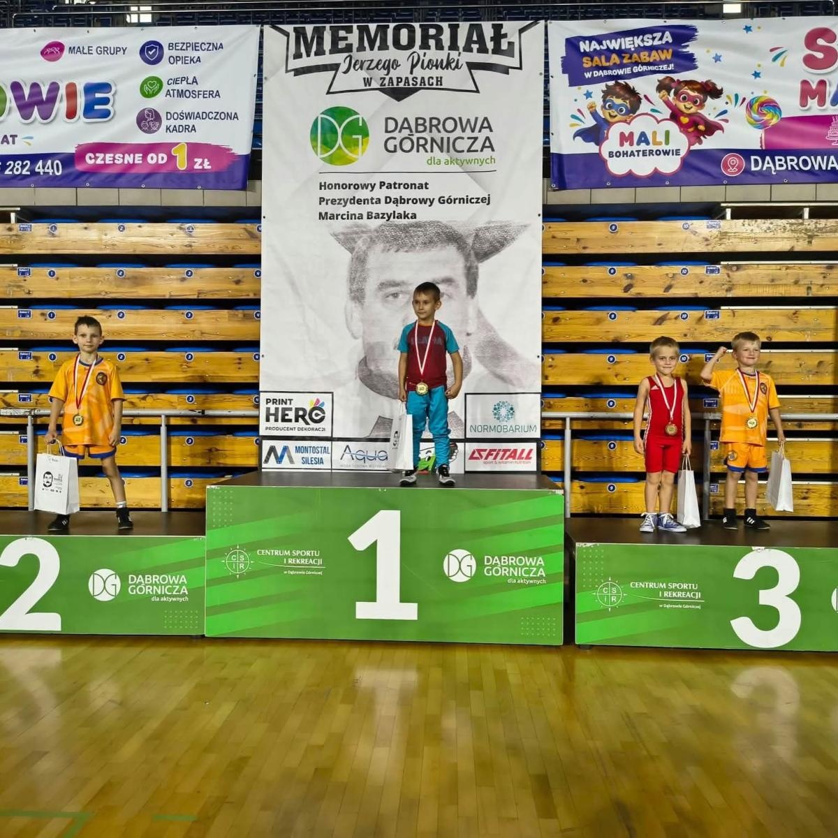 Zdjęcie w galerii na portalu naszwodzislaw.com: Młodzi zawodnicy Akademii Top Team z medalami. Udane starty w Dąbrowie Górniczej i Opolu wiadomości z regionu