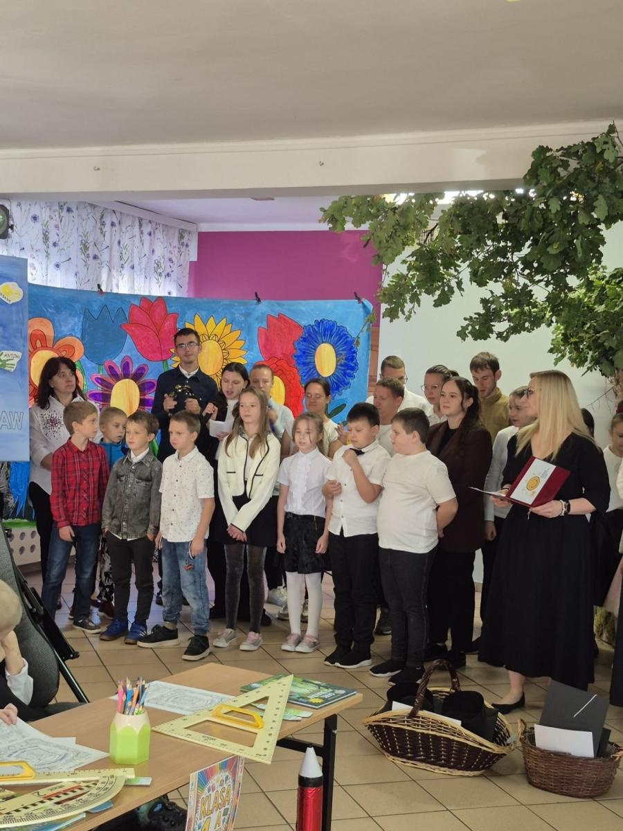 Zdjęcie w galerii na portalu naszwodzislaw.com: Siedmioro pierwszaków złożyło ślubowanie. Były też śląskie tyty wiadomości z regionu
