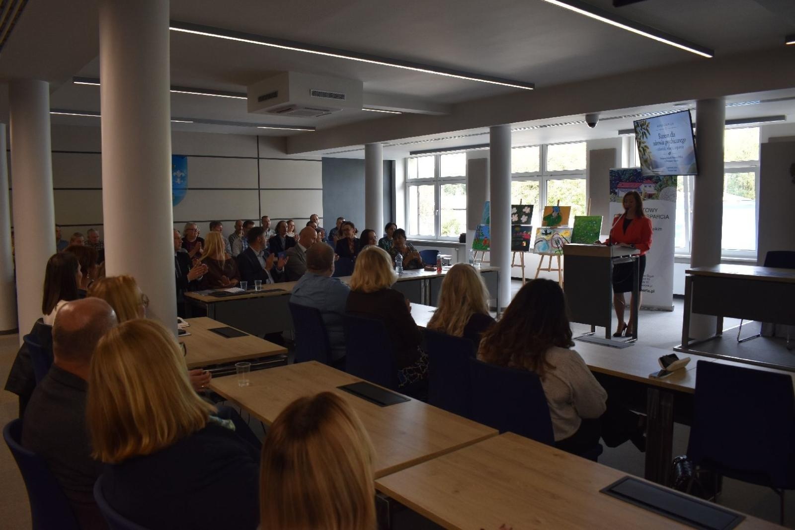 Zdjęcie w galerii na portalu naszwodzislaw.com: Zdrowie psychiczne zaczyna się od relacji. W Wodzisławiu rozmawiano o wsparciu i samodzielności wiadomości z regionu