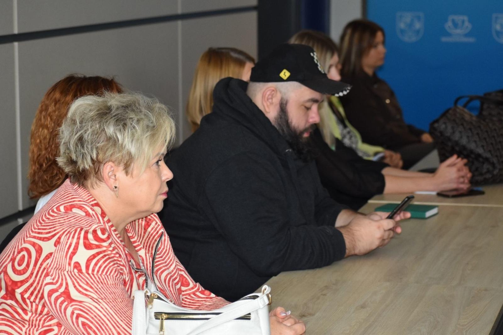 Zdjęcie w galerii na portalu naszwodzislaw.com: Zdrowie psychiczne zaczyna się od relacji. W Wodzisławiu rozmawiano o wsparciu i samodzielności wiadomości z regionu