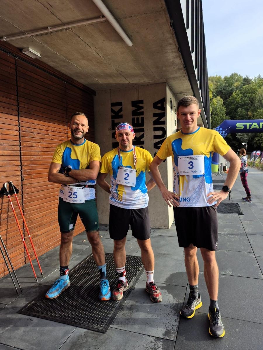Zdjęcie w galerii na portalu naszwodzislaw.com: 50 kilometrów w 5:44:44! Daniel Romanowski ustanowił rekord świata na Balatonie [FOTO] wiadomości z regionu