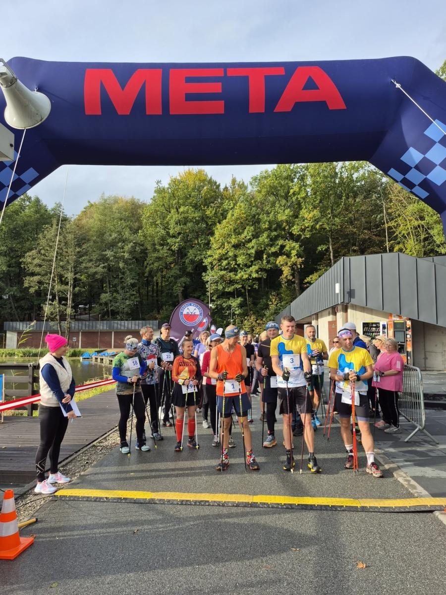 Zdjęcie w galerii na portalu naszwodzislaw.com: 50 kilometrów w 5:44:44! Daniel Romanowski ustanowił rekord świata na Balatonie [FOTO] wiadomości z regionu