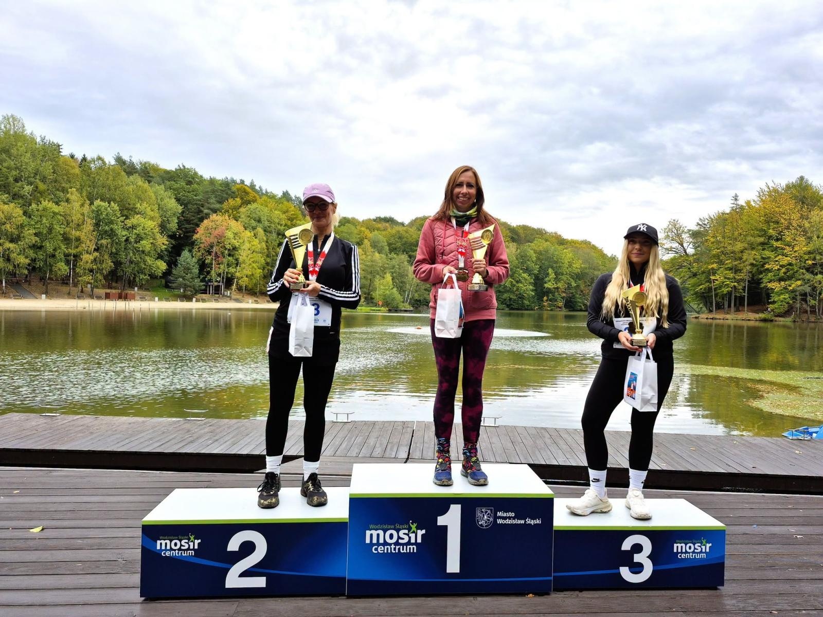 Zdjęcie w galerii na portalu naszwodzislaw.com: 50 kilometrów w 5:44:44! Daniel Romanowski ustanowił rekord świata na Balatonie [FOTO] wiadomości z regionu
