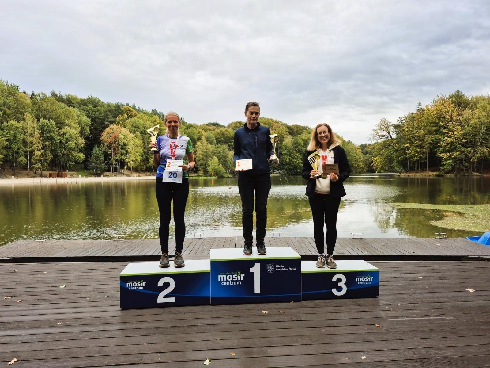 Zdjęcie w galerii na portalu naszwodzislaw.com: 50 kilometrów w 5:44:44! Daniel Romanowski ustanowił rekord świata na Balatonie [FOTO] wiadomości z regionu