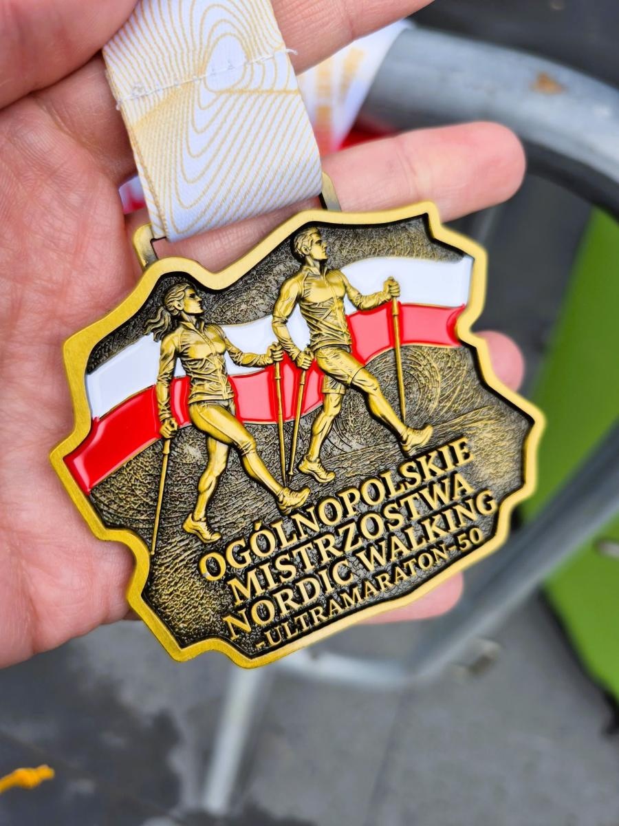 Zdjęcie w galerii na portalu naszwodzislaw.com: 50 kilometrów w 5:44:44! Daniel Romanowski ustanowił rekord świata na Balatonie [FOTO] wiadomości z regionu